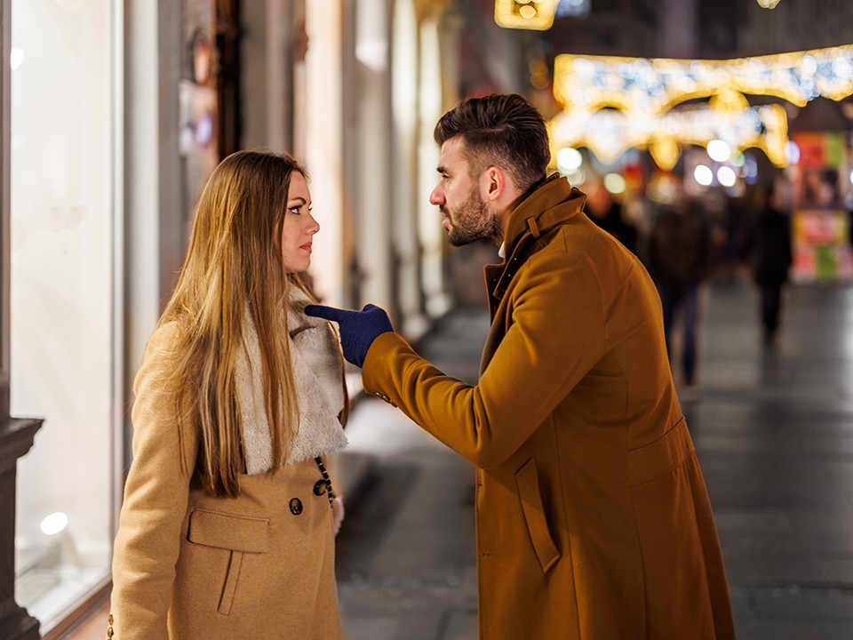 «Попрошу не выражаться!»: можно ли наказать за мат в общественном месте
