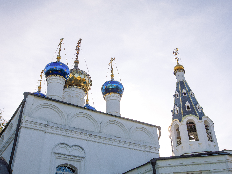 Как не «сглазить» удачу: народные, традиции, приметы и запреты в Романов день 10 декабря 2025