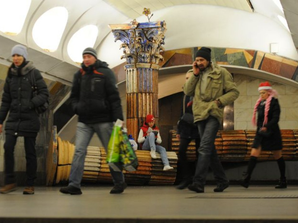 Особый график и бесплатный проезд: что ждет пассажиров метро и МЦД в Новый год