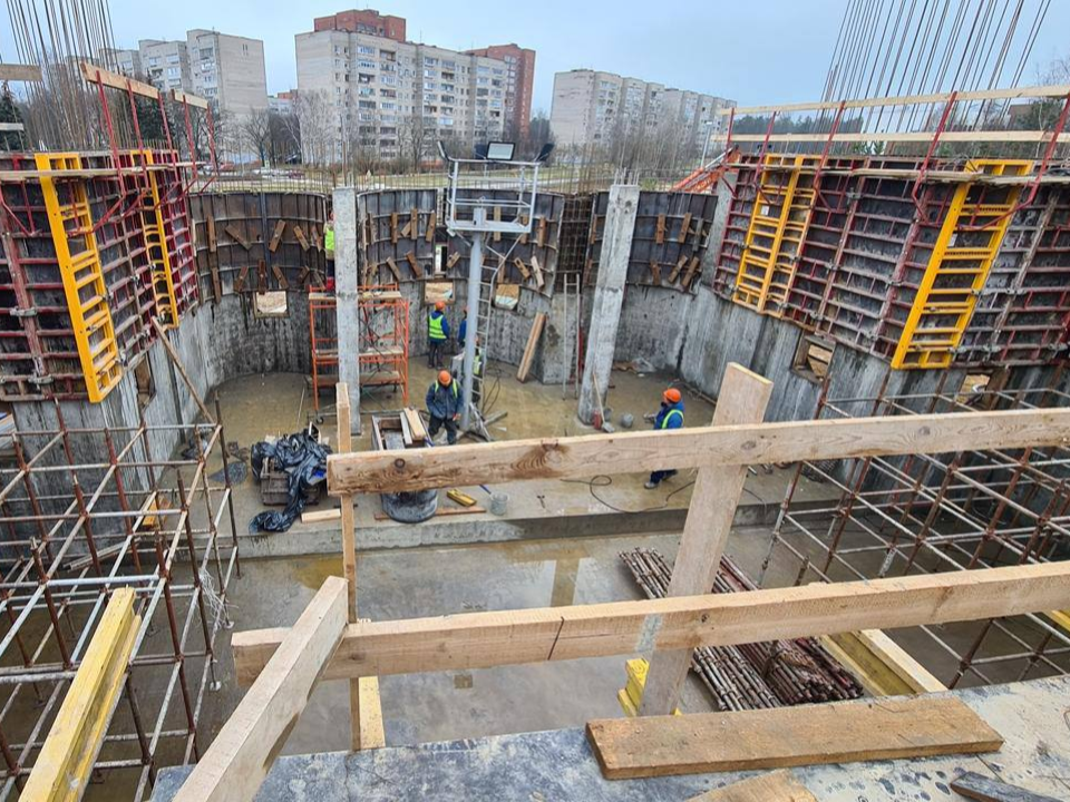 В Черноголовке теплая погода позволила ускорить строительство нового храма