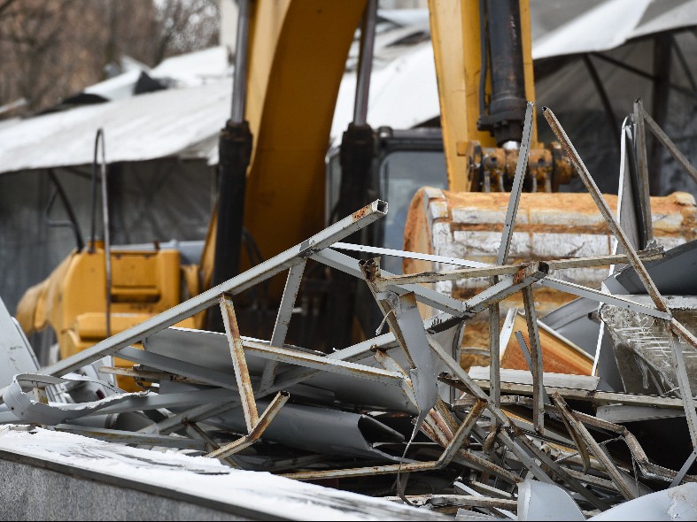 Закат империи ларьков: как Подмосковье пустило под бульдозер несанкционированную торговлю