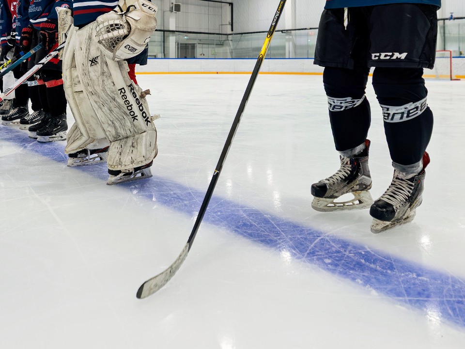 Девочки на льду устроили хоккейный бум в Подольске: как попасть в команду