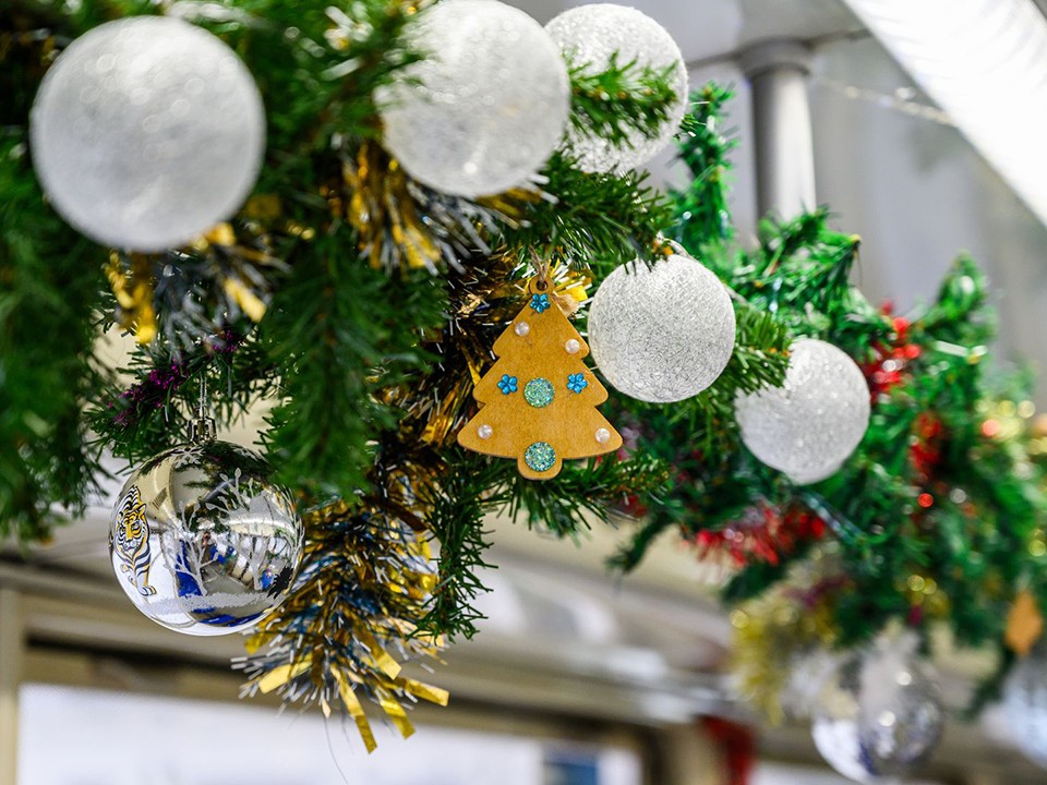 Эти подарки точно сделают Новый год незабываемым для бабушек и дедушек