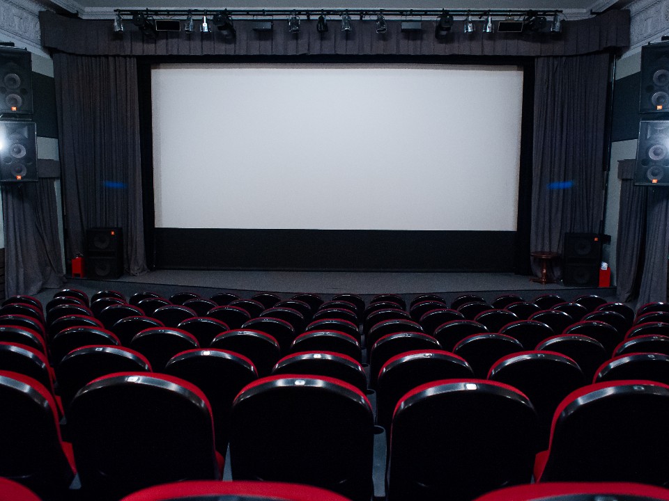 Снеговик против вьюги: премьеру семейного фэнтези перенесли в доме культуры на 18 декабря