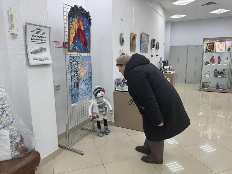 Мастерская Деда Мороза открылась для гостей в Шаховском музее