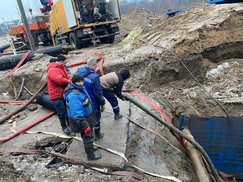 Гильзы из прочных материалов установят на участке канализационного коллектора в Ивантеевке