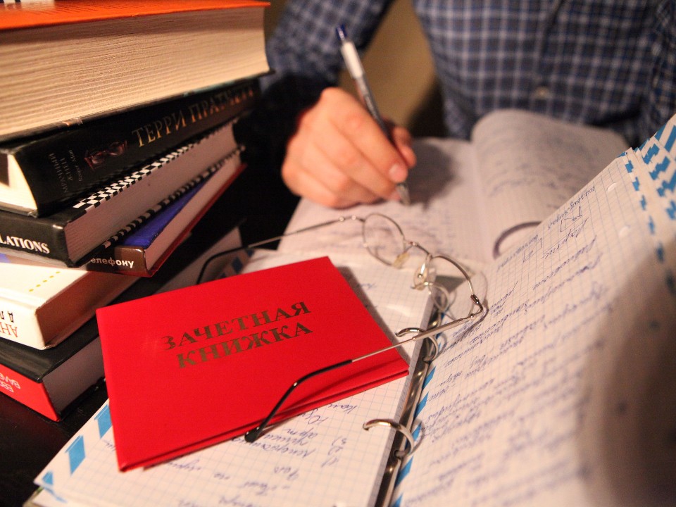 «Должны получать льготы»: как справиться с нехваткой бюджетных мест в вузах