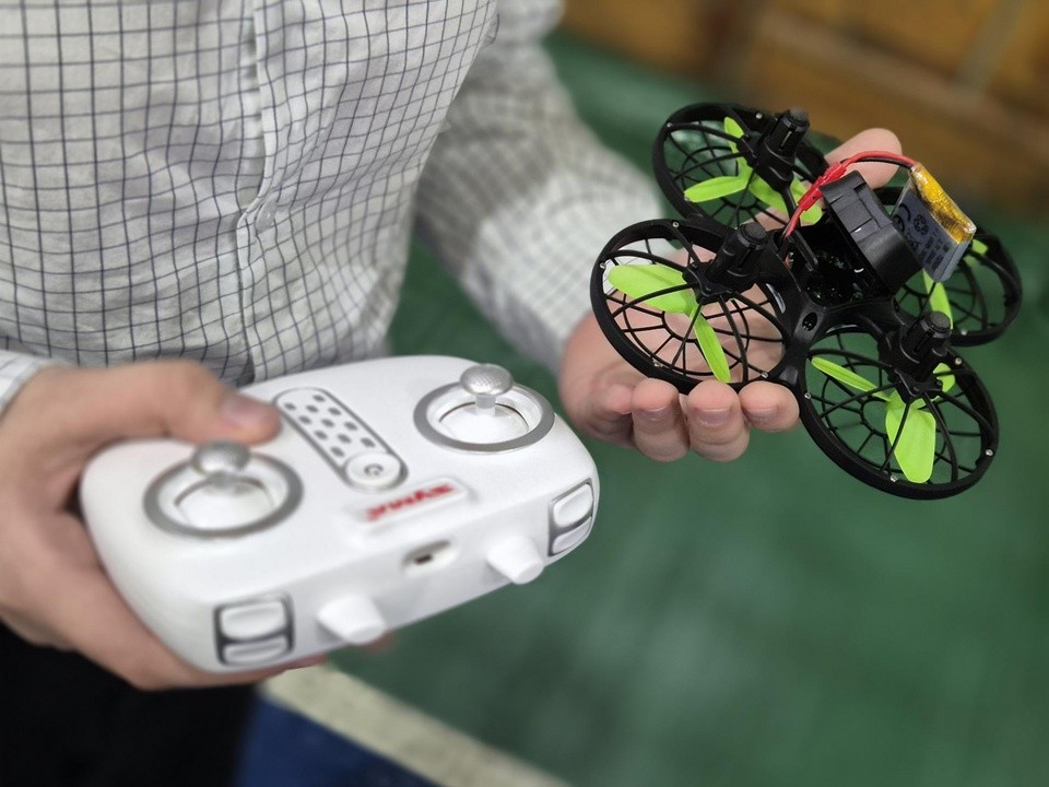 В Орехово-Зуевской гимназии учащихся обучают управлению квадрокоптерами