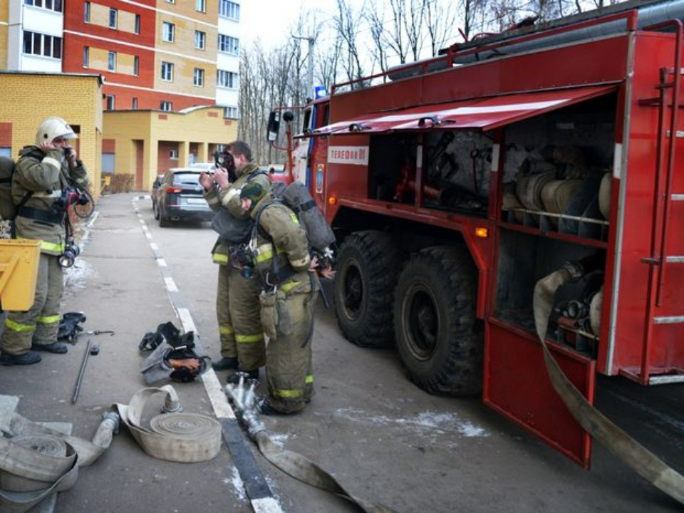 Спасли весь дом от «музыкального сюрприза»: пожарные оперативно ликвидировали возгорание в лотошинском МКД