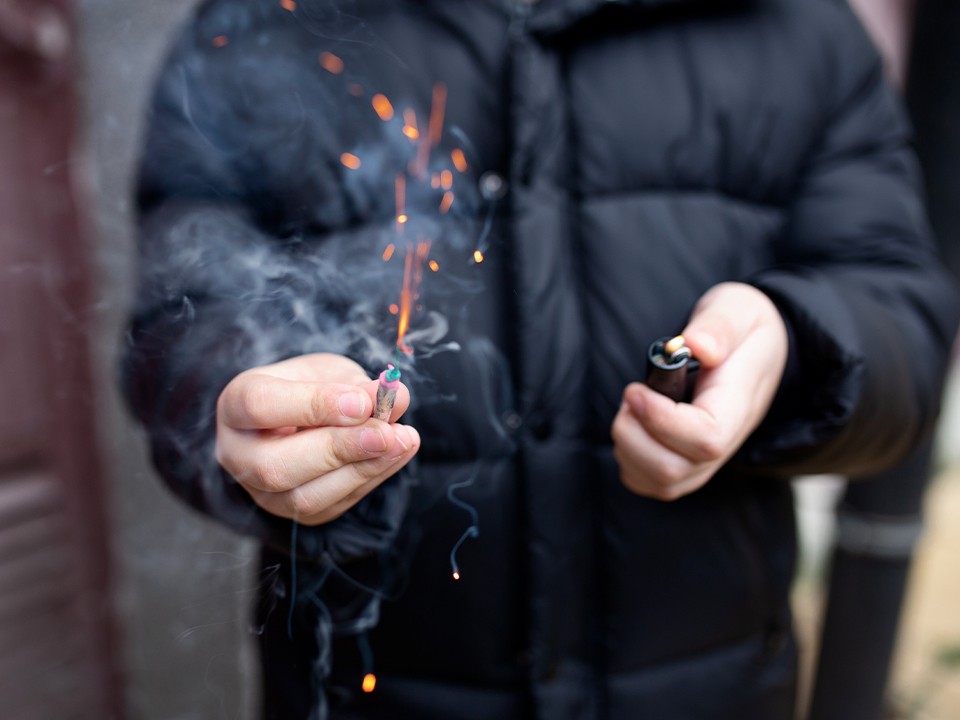 Сигнализация и петарды мешают спать? Как вернуть тишину во двор и наказать нарушителя