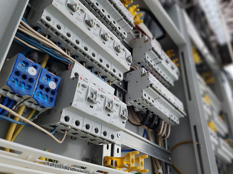 В Одинцове жители многоэтажки дежурят у электрощитовой, опасаясь проникновения посторонних