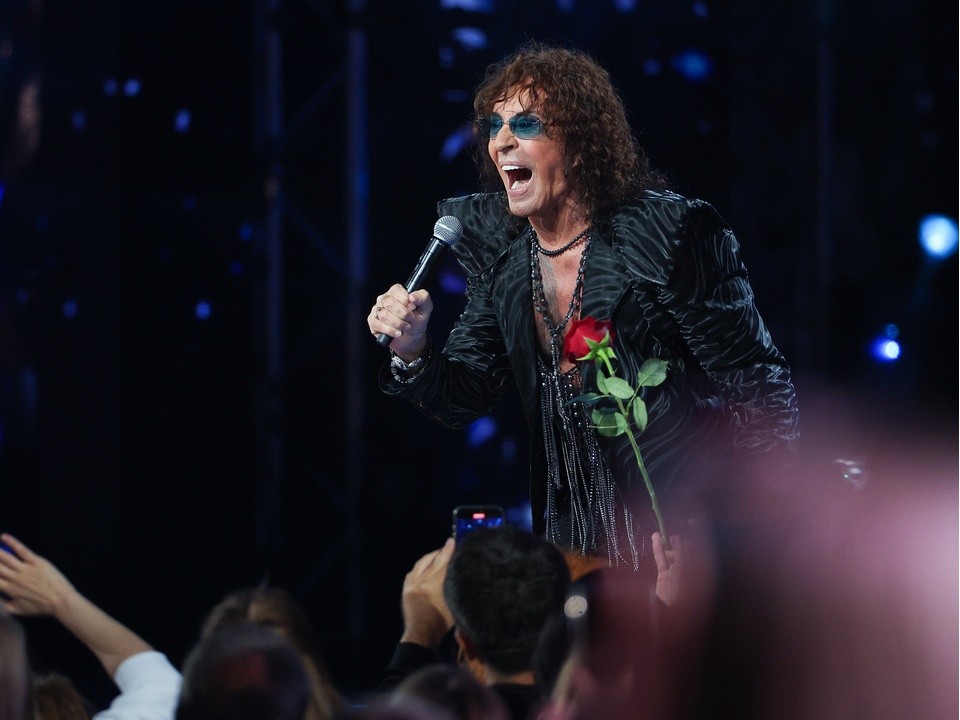 Леонтьев в России: 76-летний певец расстался с американской супругой и начал гастроли