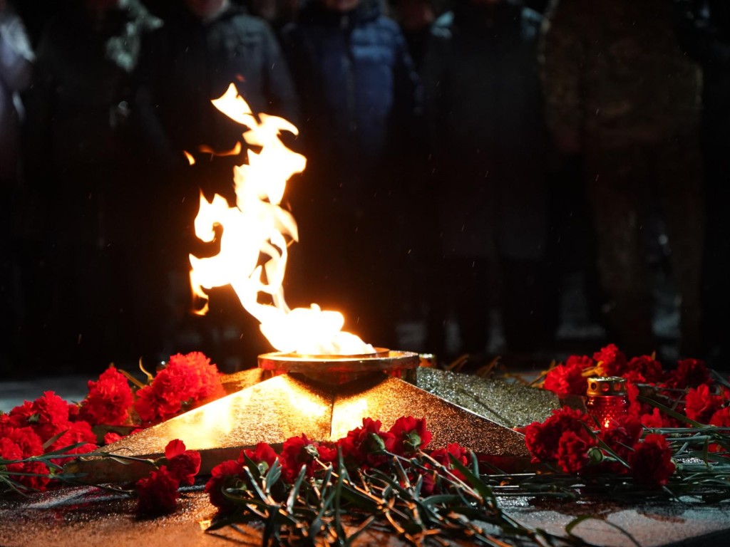 В Бакшеево после реконструкции мемориального комплекса зажгли Вечный огонь