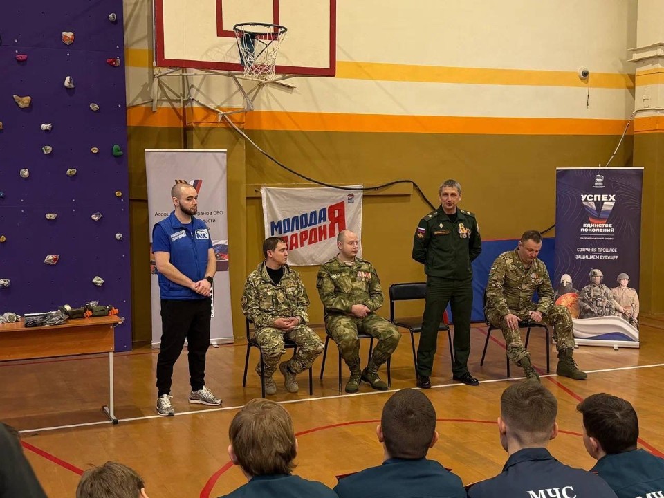 «Наставник Z»: электростальским студентам показали основы тактической медицины