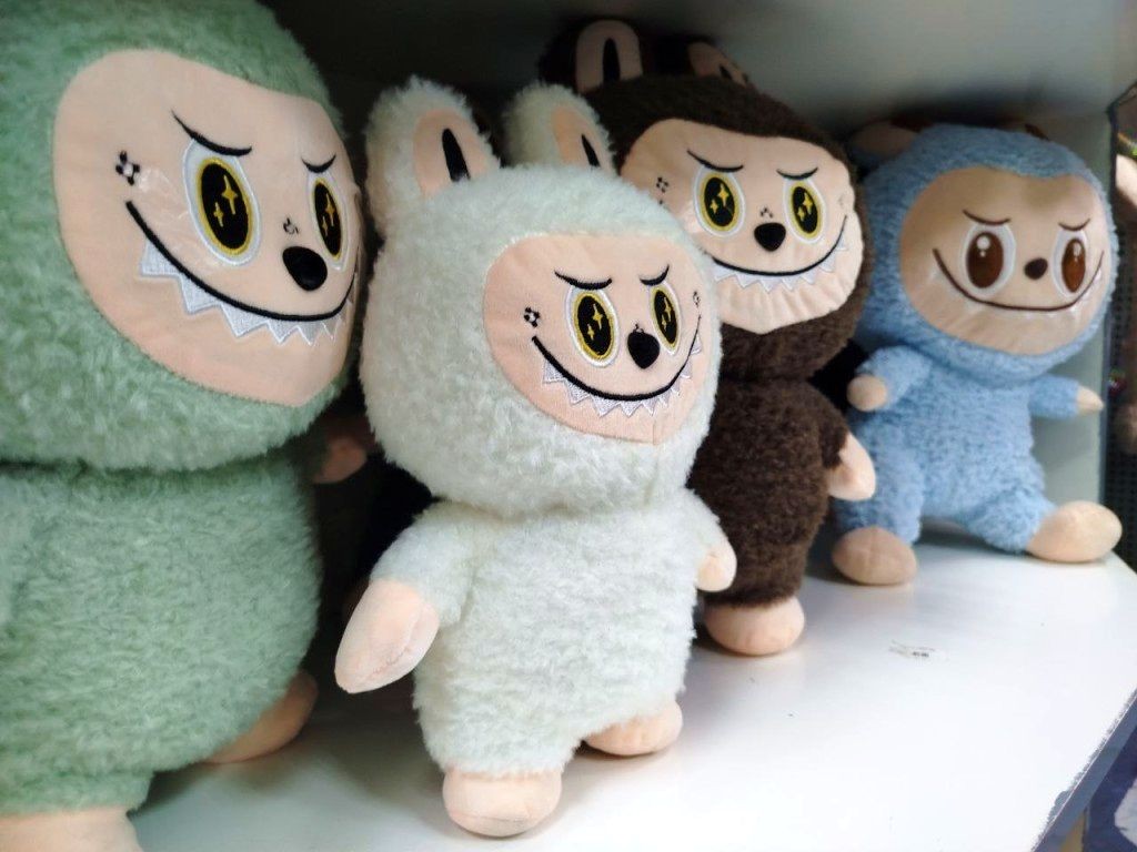 Лабубу поможет сдать ЕГЭ? Что разрешили школьникам на экзаменах