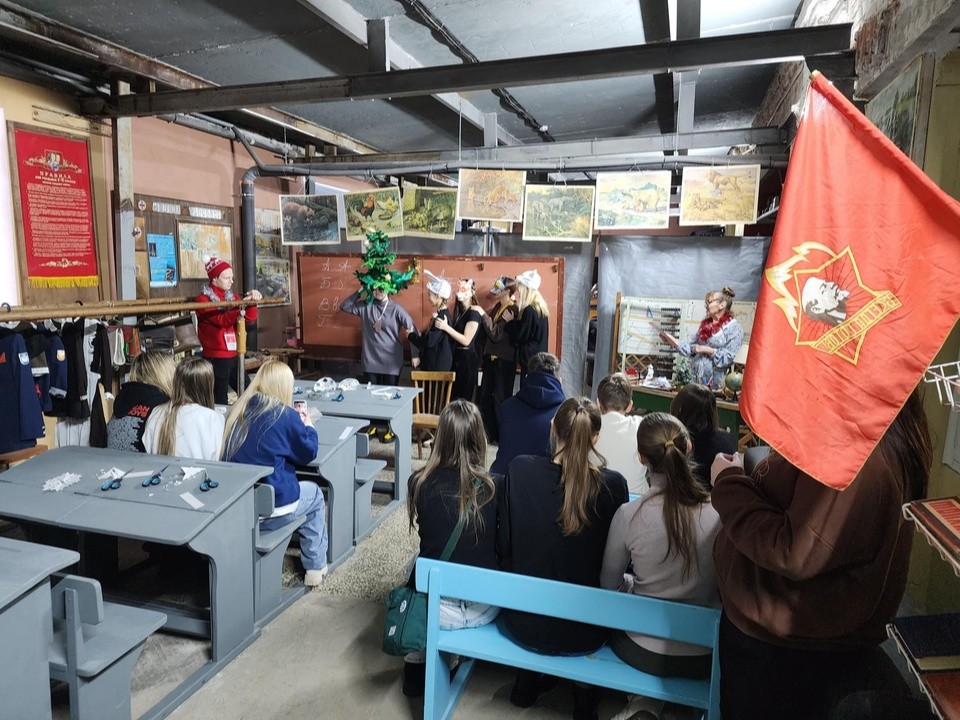 В Ликино-Дулеве студенты погрузились в новогоднюю атмосферу советского времени