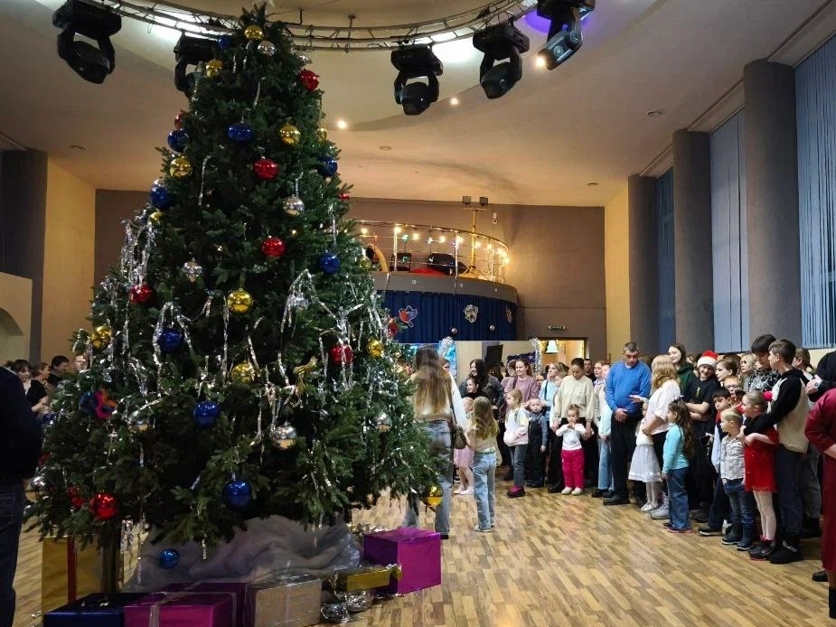 Более 60 детей Можайска получили подарки от «Елки желаний»