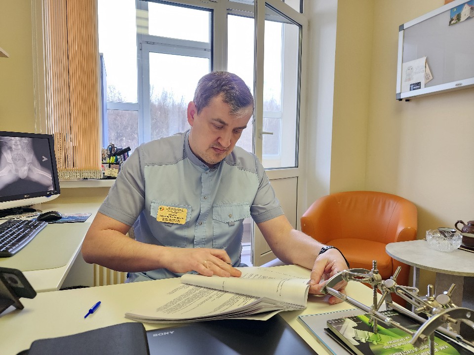 Врач из Подольска разработал уникальный аппарат для удлинения костей у детей