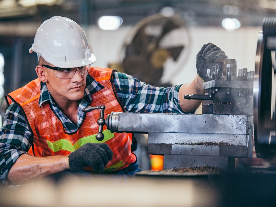 За иногородних сотрудников подмосковные предприятия получат до ₽350 тысяч