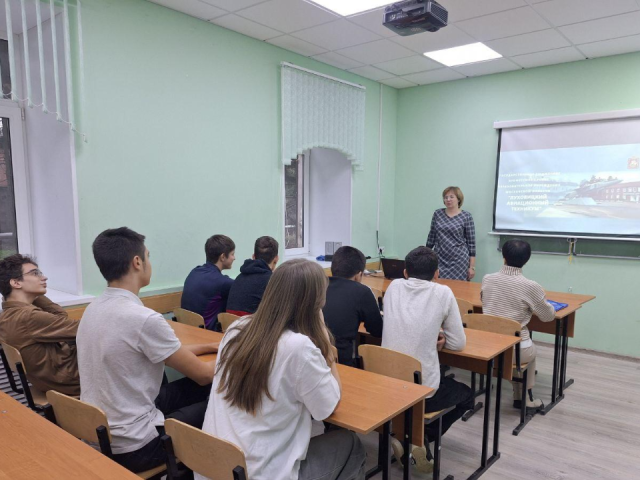 Погружение в мир самолетов: луховицкие школьники увидели, как собирают современные летательные аппараты