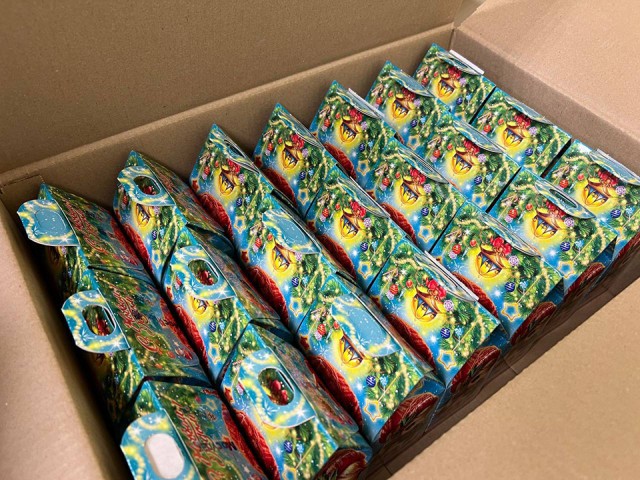 Теплая атмосфера встречи: депутаты в Красноармейске передали подарки особенным детям