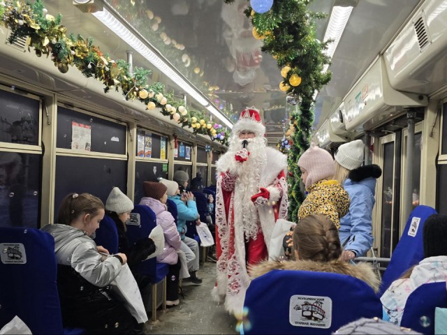 Новый год по-коломенски: праздничное путешествие по городу можно совершить на трамвае