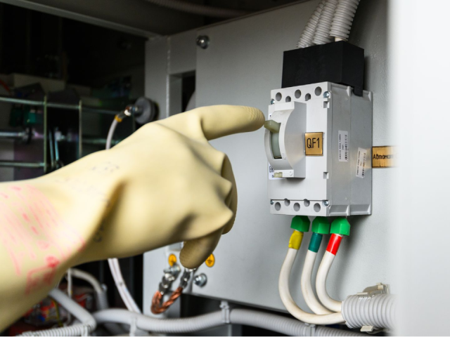 В Щелкове переведут нагрузки на новую линию: где и в какое время 9 декабря будут работать энергетики