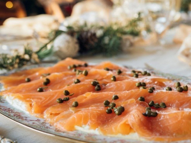 Удивить гостей можно новогодним лососем на лимонно-хреновом креме от можайцев
