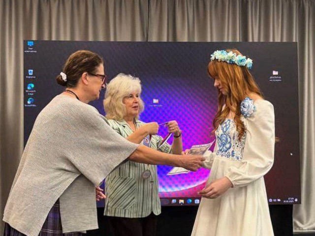 Орнамент как исследование: работа о Гжели принесла студентке бронзу на всероссийском конкурсе