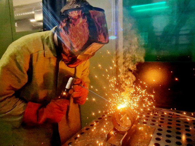 Сварщиков нового поколения на современном оборудовании готовят в Воскресенске