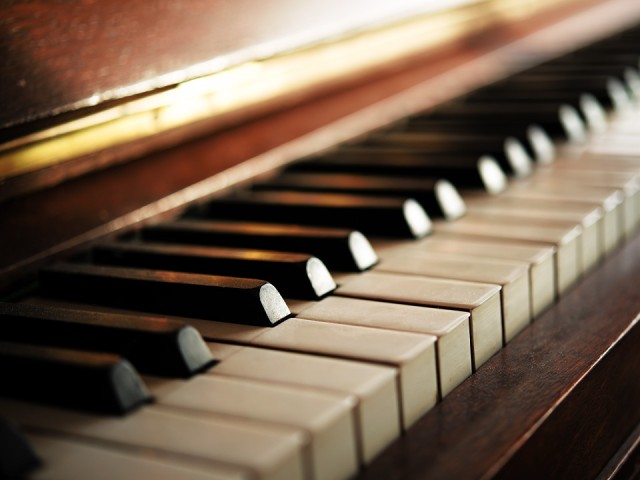 Антикварный рояль XIX века за ₽12 млн продают в Истре