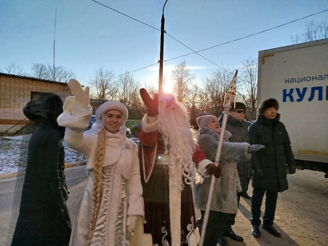 Для маленьких пациентов Можайской больницы устроили праздник с Дедом Морозом
