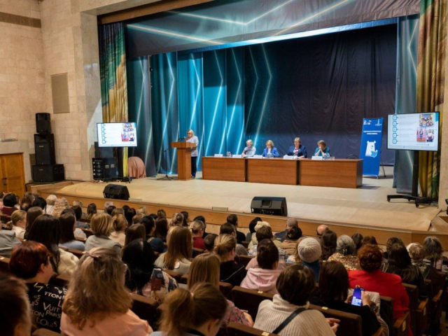 На открытом собрании родителям рассказали, как продвигается ремонт школы в Лобаново