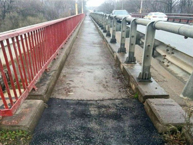 Ямы на Варгинском мосту через Нару ликвидировали по просьбам жителей