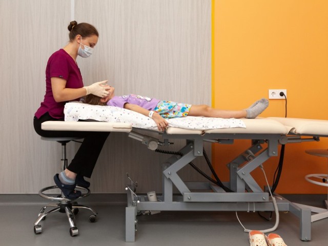 Логопед, психолог, массаж: как в Домодедове помогают детям с ОВЗ учиться в школе