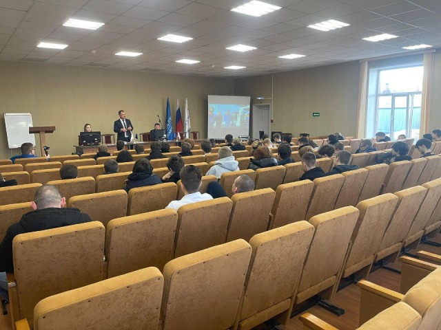 «Под напряжением» с первого курса: как «Мособлэнерго» знакомит студентов колледжа с диспетчерским пунктом и электротехнической лабораторией