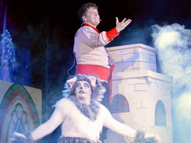 «Прямо волшебство»: как Емеля и щука подарили праздник 450 детям Можайска