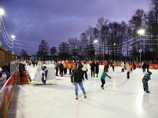 Бесплатный лед и согревающий чай: какой подарок получили жители Воскресенка
