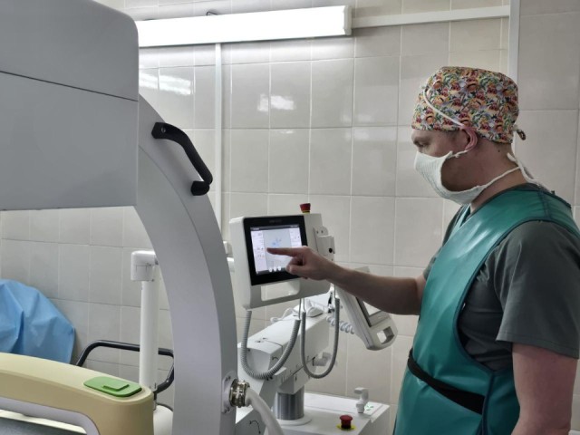 Без разрезов, боли и наркоза: как коломенские врачи превращают камни в почках в песок за полчаса