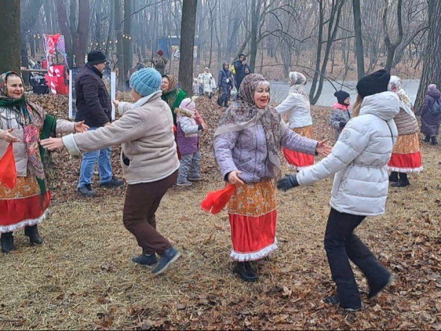 Волшебство танца в исторических стенах: хореографический коллектив «Серебро» выступил в усадьбе Быково