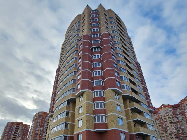 Без отделки, но с инфраструктурой: в чем секрет нового жилого комплекса, который уже назвали городским оазисом