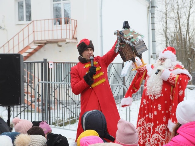 Борьба на мешках и конкурс игрушек: в Сергиевом Посаде отпраздновали начало зимы