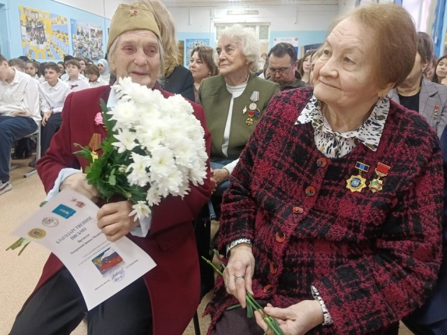 Не скучный урок, а событие: как школа в Раменском объединила ветеранов, технологии и личные истории