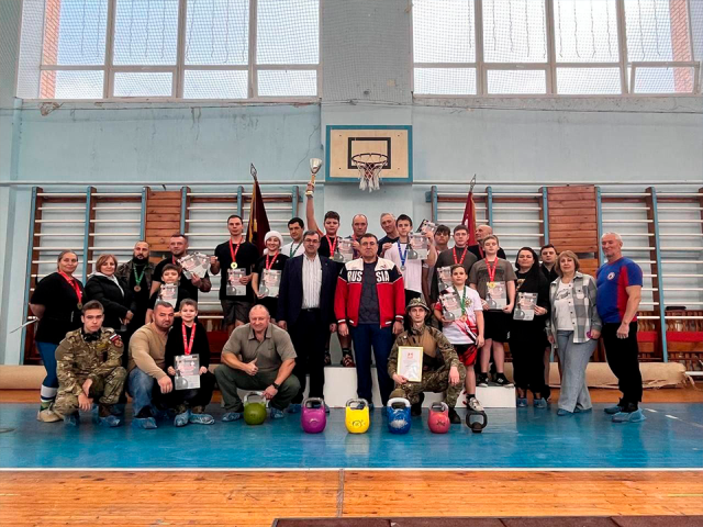 Заработали честным трудом: волонтеров Ступина наградили за помощь участникам СВО