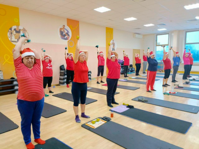 Движение — жизнь: специалисты Дворца спорта пояснили, почему пожилым важна физкультура