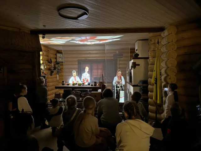 В Пушкино открыли тайны любимых десертов: школьники узнали, как создают сырки и попробовали их прямо с конвейера