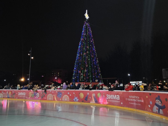 Более 17 тыс. гостей с начала зимы: почему каток в Городском парке стал местом притяжения