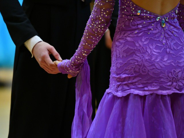 Бал, спектакли, дискотеки: полный гид по новогодним праздникам для всей семьи