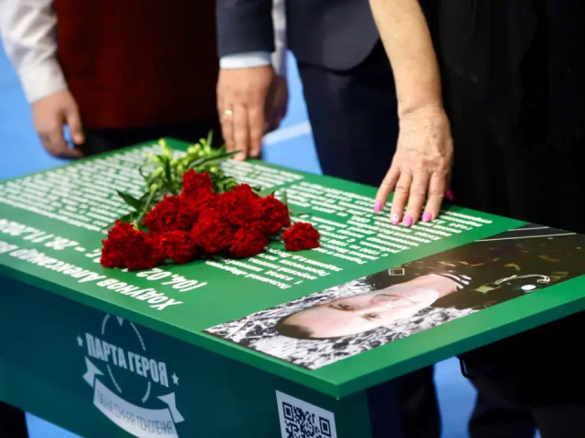 «Первым за Родину, первым за правду»: в лицее Солнечногорска увековечили память Александра Ходунова