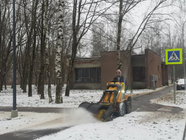 В Черноголовке коммунальщики убрали улицы от снега и обработали дороги от гололеда